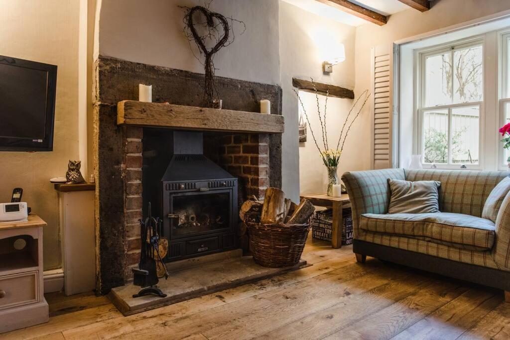 1800 Period Grade 2 Listed Cottage Addingham Dış mekan fotoğraf